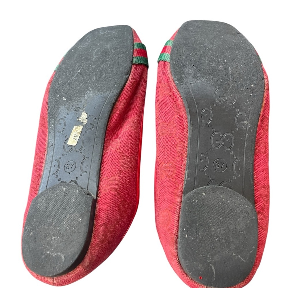 Gucci Red and Green Flats with Gold Accent - Picture 2 of 7